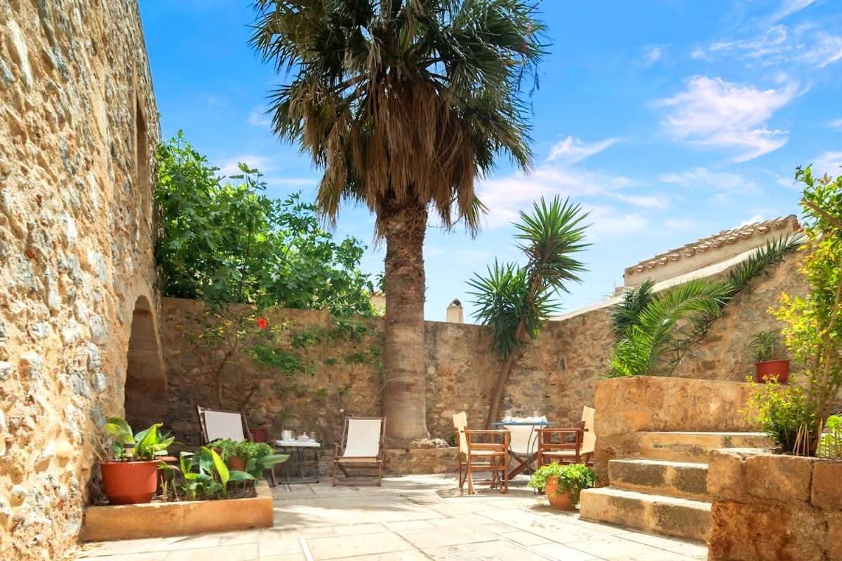 Menexes Suites Monemvasía المظهر الخارجي الصورة