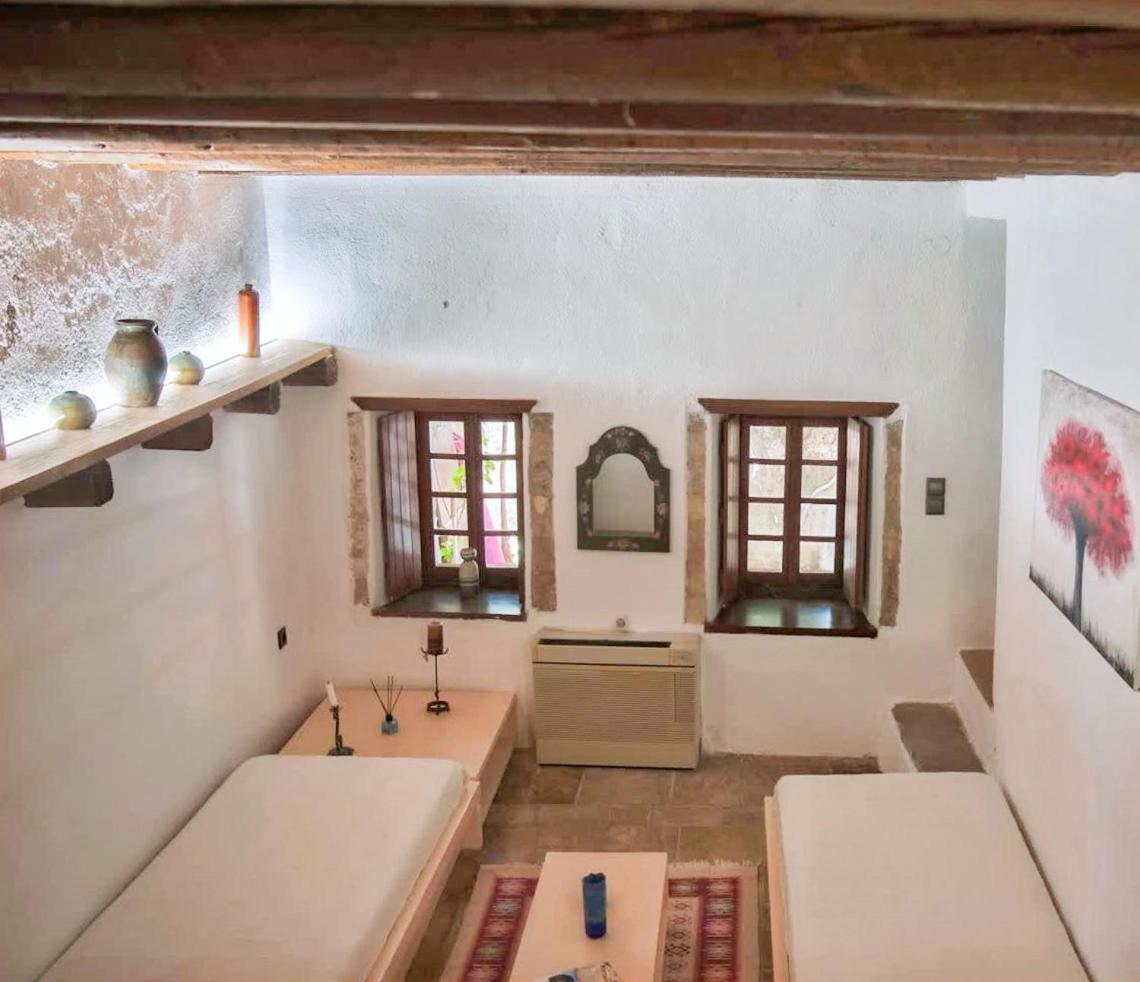 Menexes Suites Monemvasía المظهر الخارجي الصورة